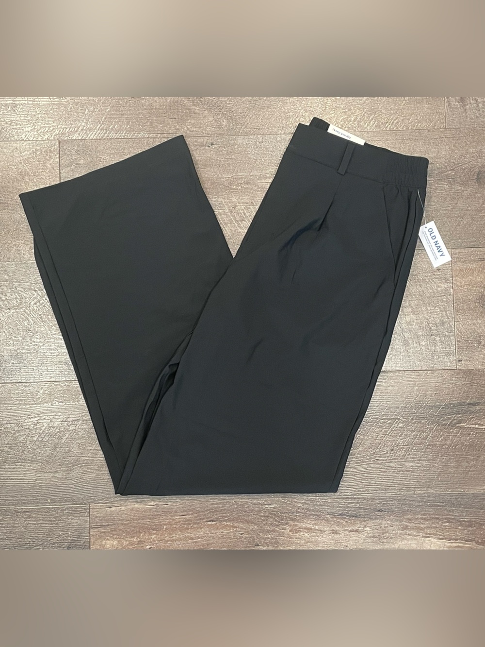 Old Navy Black Women’s Sleektech High Rise Go-Dry Pants - Straight Fit Size S
